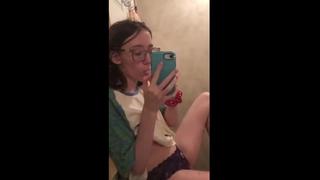 porn дрочит в ванной с украденного телефона секс сосет милф сексвайф sexwife ебут камшот на лицо анал мжм жмж инцест анал hd