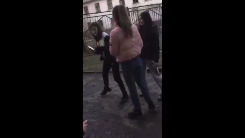 porn молодые женского рода из кривого рога сначала избили а потом поставили на колени свою сверстницу hd