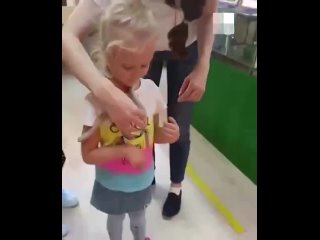 porn в екатеринбурге змея для фотосессий укусила девочку за щёку после того как она отобедала крылышками kfc hd