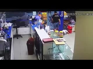 porn хотел ограбить но что то пошло не так и тебя молодые hd