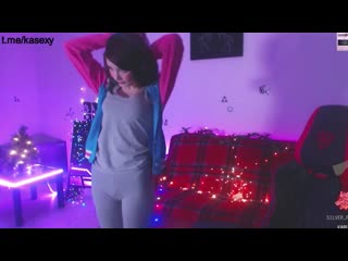 porn карина засветила пельмень верблюжью лампку на стриме письку без трусиках в ласинах свети голой пиздой молодая hd