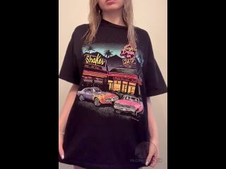 porn давай посмотрим что скрывается под моей большой футболкой 19f оцени девочку hd