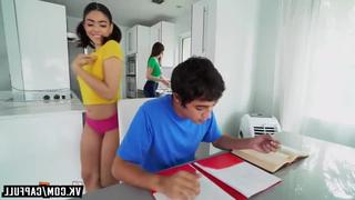 porn подруга с ее мамой ублажили парня threesome ffm жмж sex секс anal анал минет big tits ass teen milf hd
