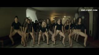 porn парад голых писек голые француженки модели нудистки без трусов писька пизда показ задниц шкуры проститутки вагина hd