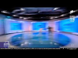 porn голая женщина выбежала и попыталась кинуть камень в ведущую hd