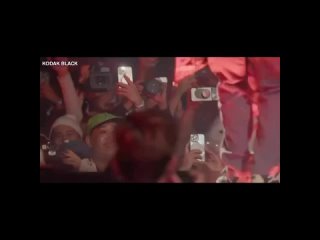 porn kodak black демонстрирует свои умения в танцах на сцене complex con hd