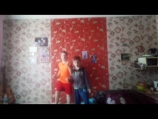 porn жирный уебан со своим братом танцуют под моргенштерна hd