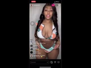 porn негритянка черная женщина ebony ебони без лифчика в прозрачной кофте public торчащие и выпирающие braless downblouse hd