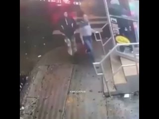 porn девушка позвала своего парня что бы разобраться с достающим ее гопником hd