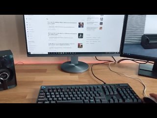 porn сестрёнка залезла под стол и случайно подставила попку брату hd