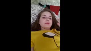 porn молодая студентка н камеру перископ общается на интим темы показывает свои сиси писю попку раздевается рассказывает hd