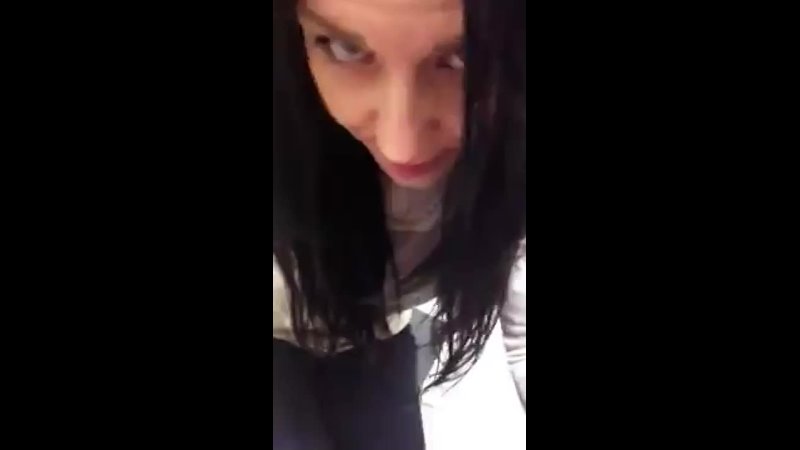 porn секретарша сосет в туалете офиса своему начальнику hd