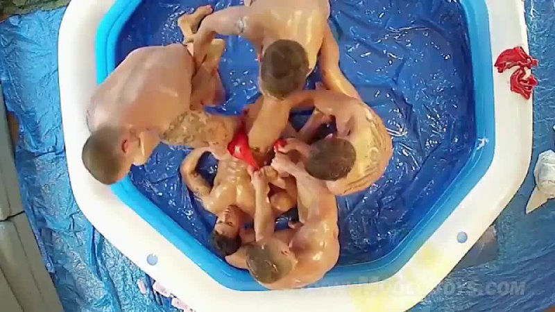 porn борцы в бассейне разминали свои кости как пидра венедиктова живые гвозди hd