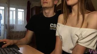 porn скучно и родителей нет дома а давай посмотрим порно сестра hd
