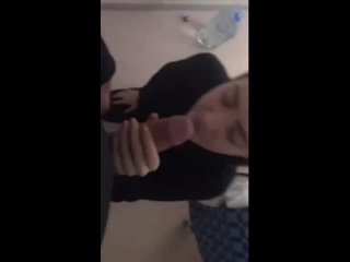 porn русская молодая студентка на спор трахнулась и взяла в рот во дворе своей мамы домашнее hd