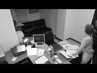 porn жарит сотрудницу в офисе в рабочее время скрытая камера дала босу за повышение hd