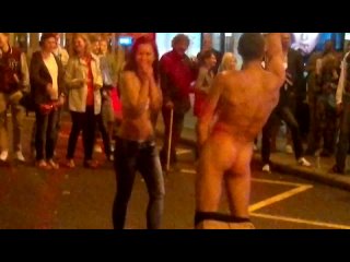 porn сняла трусы с парня на улице прилюдно hd