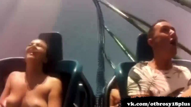 porn сиськи вывалились на американских горках спалила грудь засвет сисек hd