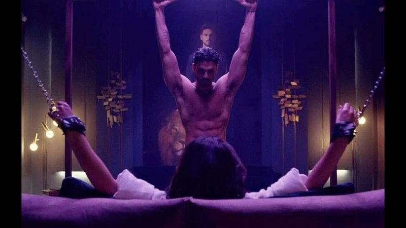 porn девушку в плену трахает главарь мафии молодые заложницу трахает связанную заставляет сосать хуй глотает сперму мужика hd