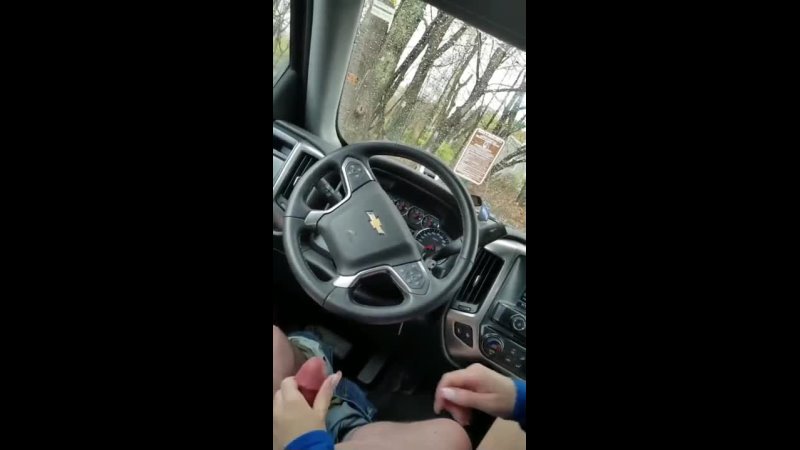 porn подвёз знакомую с клуба а она отсосала и дала себя трахнуть минет секс в машине блондинка сосёт hd