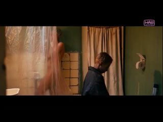porn голая девушка в душе не стесняется своего младшего брата hd