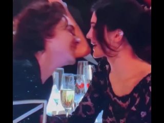 porn кайли дженнер милуется с тимоти шаламе hd