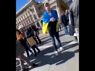 porn в мире молодые из италии в милане укропитеки накинулись на русскую девушку с ребенком hd