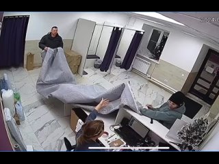 porn девушка решила проверить свой огромный ковёр разложи hd