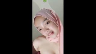 porn neng izza jilbab pink pose yoga ngangkang bugil bokepdo neng izza jilbab mp4 hd