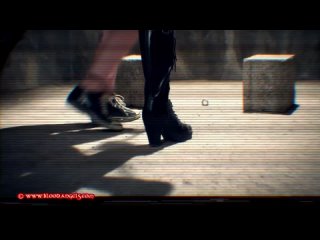 porn лесбиянка госпожа мучает зеленоволосую рабыню в камере пыток hd