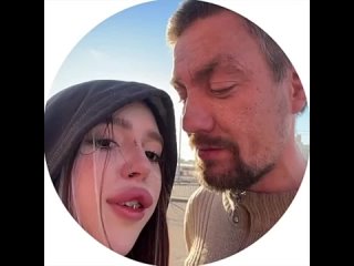 porn блогерша лапа хапа целуется с бомжом фулл в описании hd