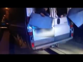 porn в польше задержали грузовой бус набитый иракцами прибывшими из беларуси hd
