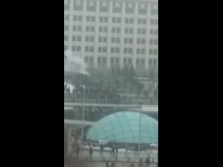 porn тысячи протестующих начали штурм городской мэрии алматы 3 hd
