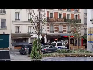 porn мужчина с мачете забаррикадировался в одном из зданий в париже hd