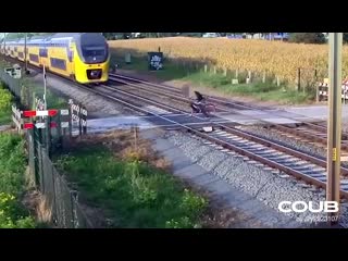 porn train and cyclist hd
