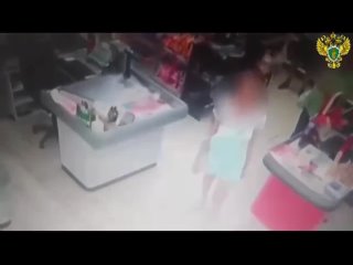 porn омичка жестко пнула в спину покупательницу продуктового магазина hd