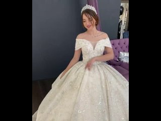 porn melisa одно из тех легендарных платьев которые не задерживаются в салоне дольше чем на неделю получили в размерах 40 hd