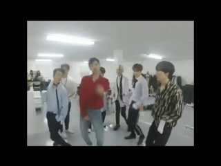 porn 180411 smtown ig smtown도 두바이에서 다 함께 으른으쓱 challenge 뜨거운 태양도 이겨낸 댄스 열정 으른으쓱 challen hd