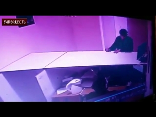 porn казах с ножом пытается поймать обидчика видеожесть hd