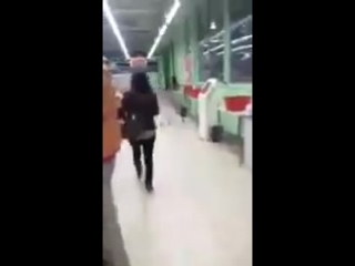 porn засунула колбасу в трусы hd