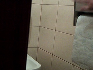 porn мы в туалете знаменитого кафебрусничка 1часть hd