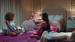 porn gia derza vina sky jenna foxx cum gluttons slumber party squirtfest lesbian hd