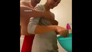 porn с разговорами трахнул жену друга пока был в гостях hd