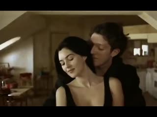 porn моника беллуччи и венсан кассель в фильме квартира 1996 hd