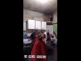 porn внучка с бабушкой потанцевали на кухне маленько hd