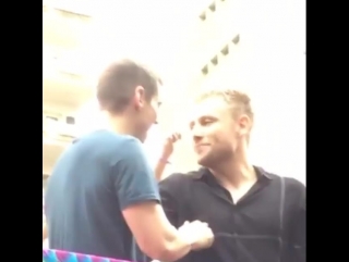porn как совладать с собой когда max riemelt начинает целоваться hd