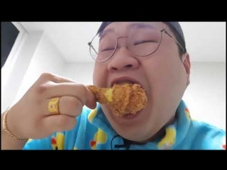 porn кореец ест на камеру корейский kfc сэт hd