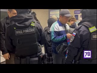 porn силовики нагрянули в два петербургских хостела и забрали в отделения около 200 мигрантов по оперативным данным hd