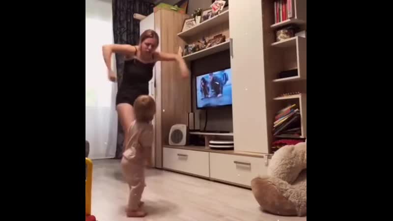 porn мамуля отжигает с дочуркой hd