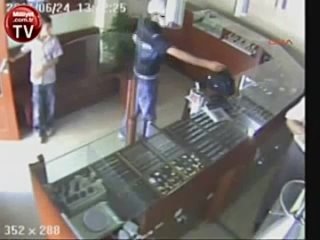 porn 12 ти летний паренек предотвратил ограбленное кормушка уникальное фото видео приколы гифки hd